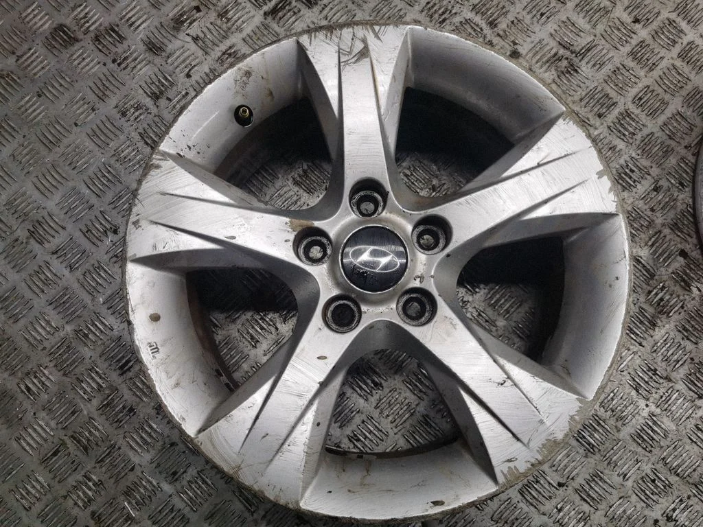 R16 alloy rim