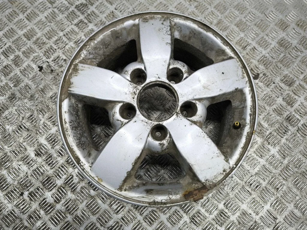 R16 alloy rim