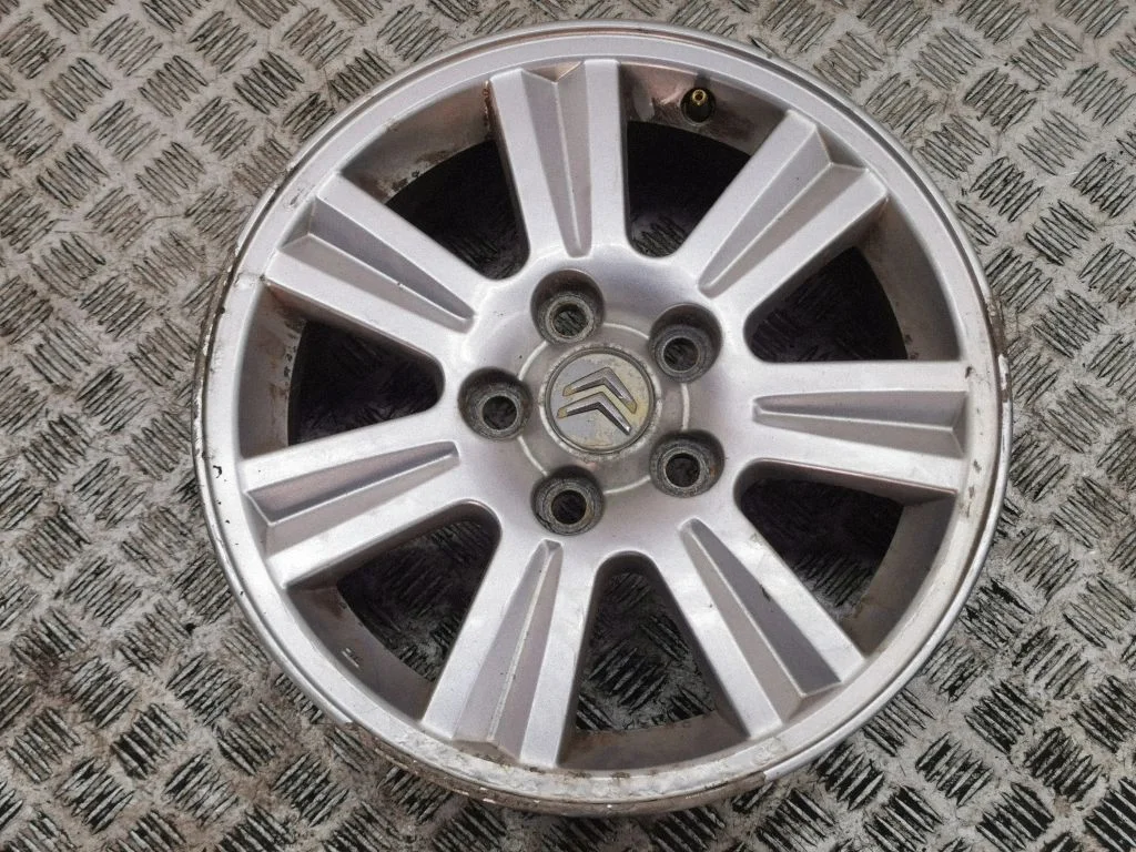R16 alloy rim