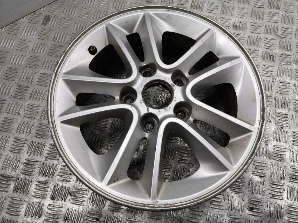 R16 alloy rim