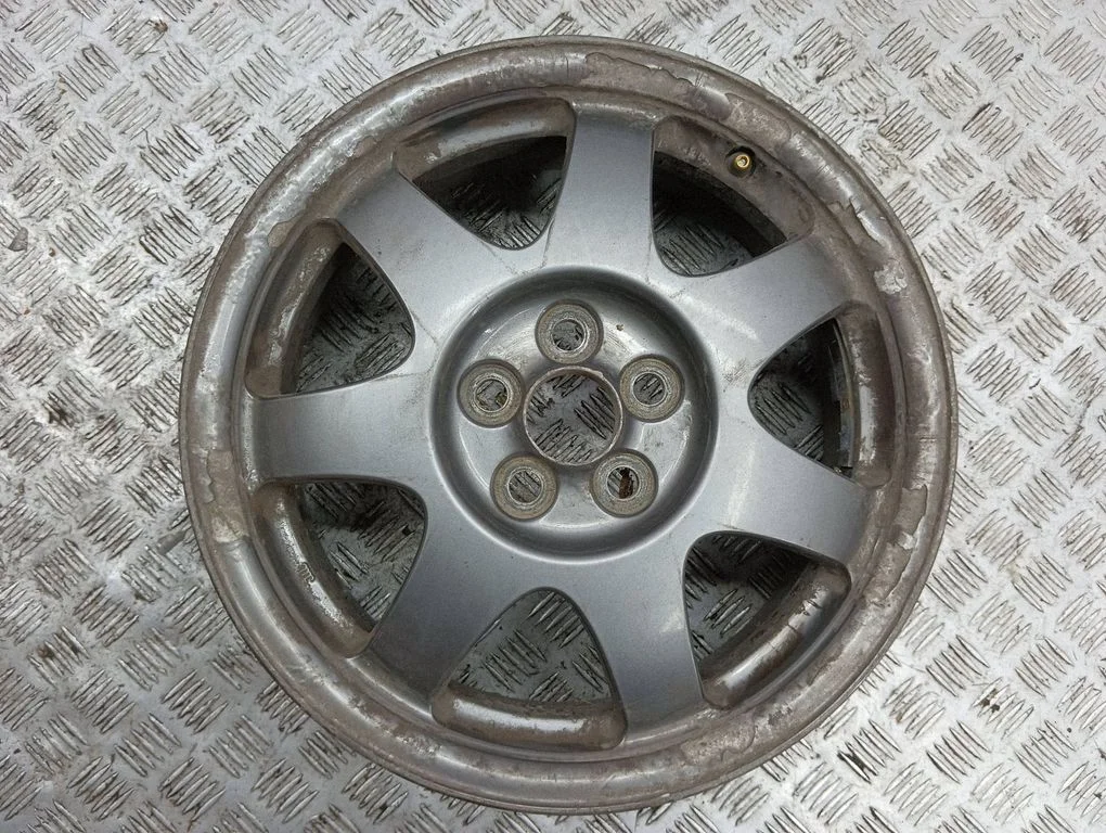 R16 alloy rim