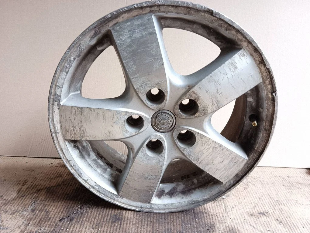 R16 alloy rim YQ022OWW27
