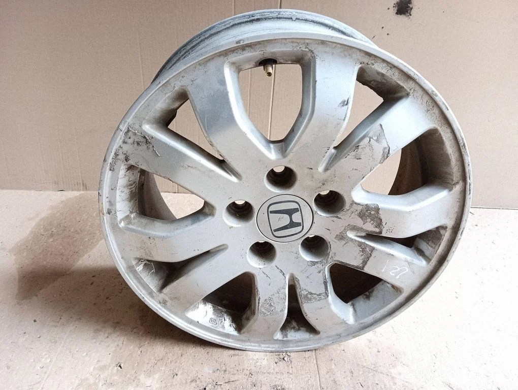 R16 alloy rim