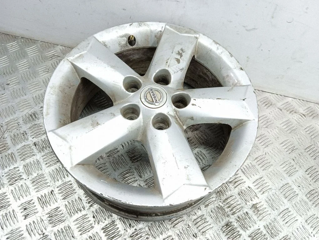 R16 alloy rim – Nissan Qashqai+2 (2008-2010)