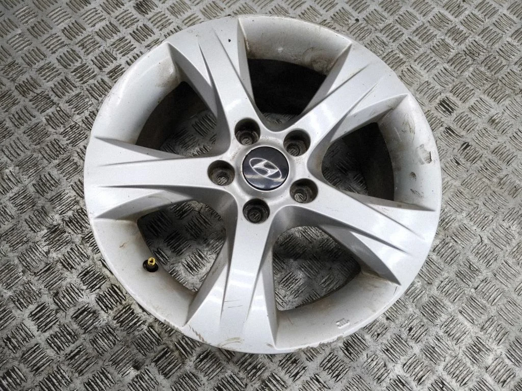 R16 alloy rim