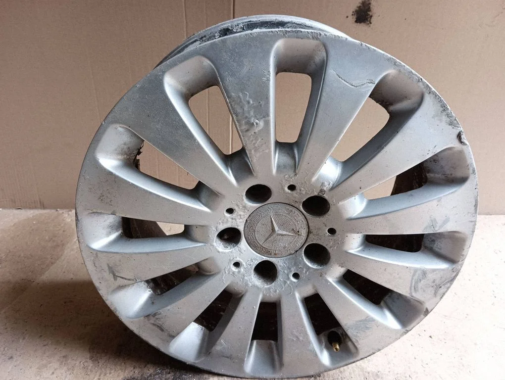 R16 alloy rim