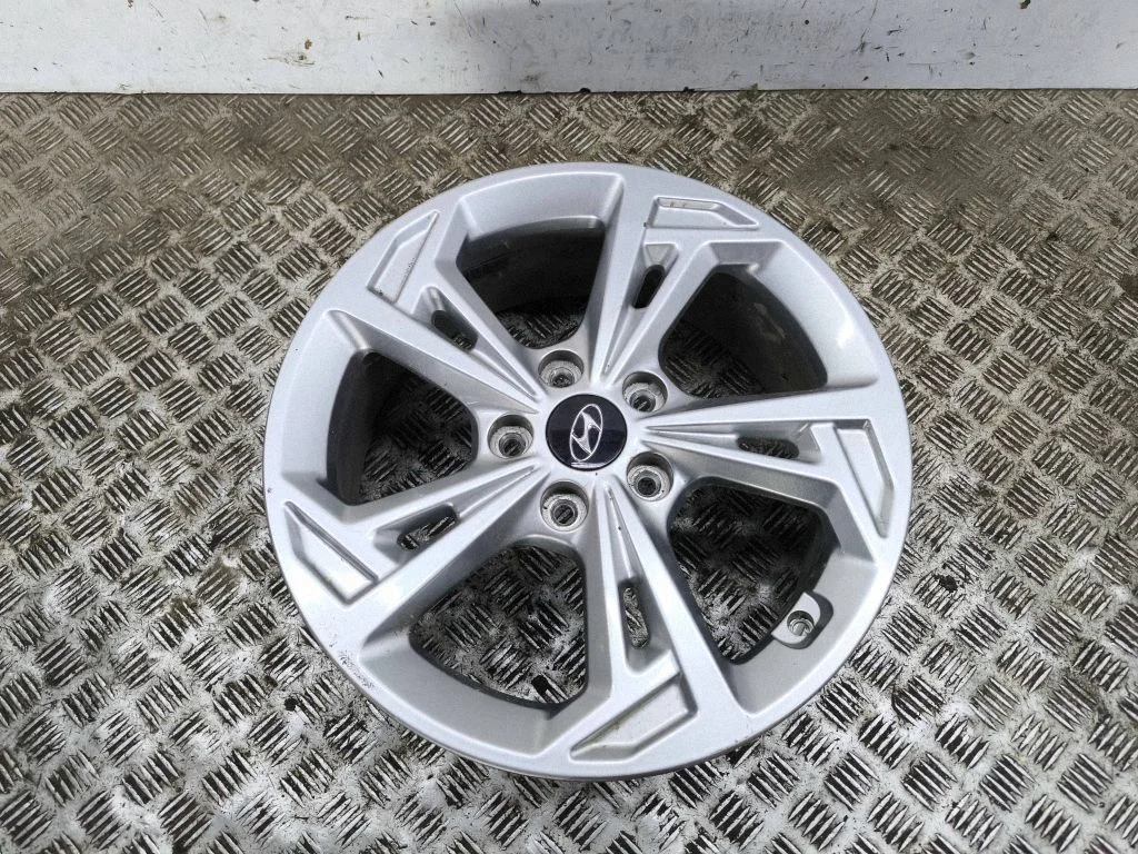 R17 alloy rim 52910J9700
