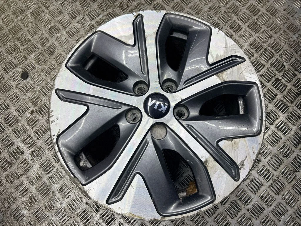 R17 alloy rim 52910Q4100