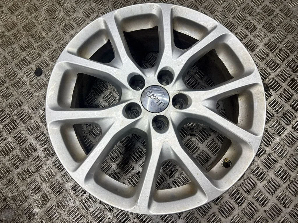 R17 valuvelg (-veljed) 1UT90TRMAA