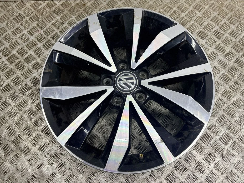 R17 alloy rim 3GA601025B