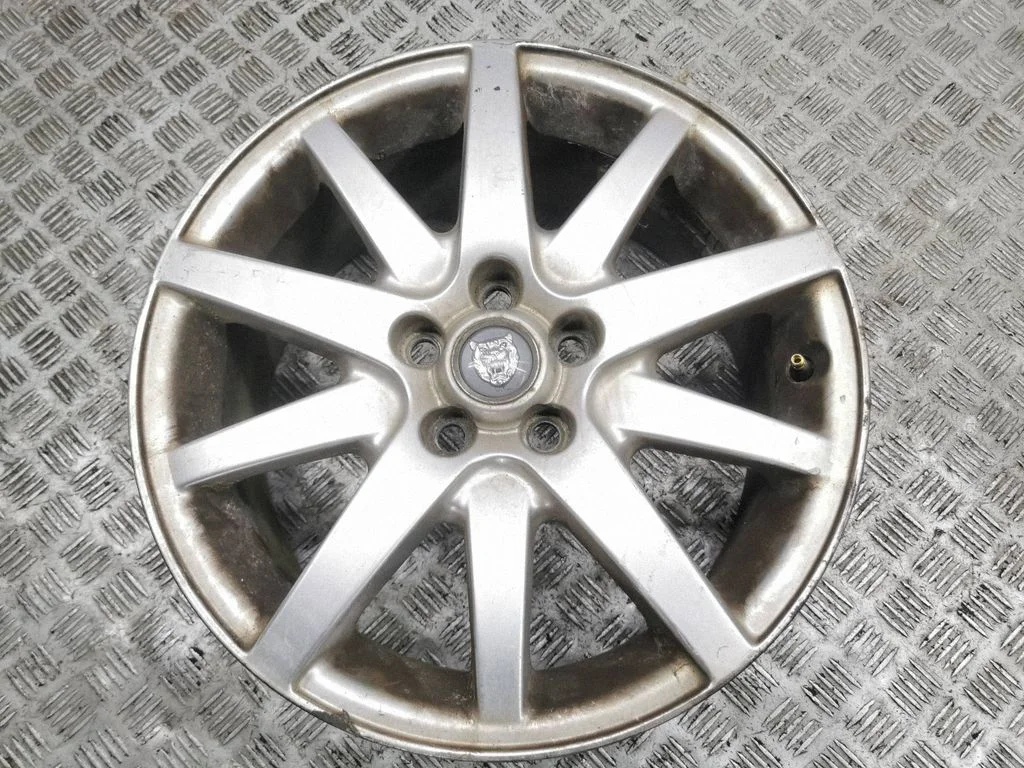R17 alloy rim XR831007CA