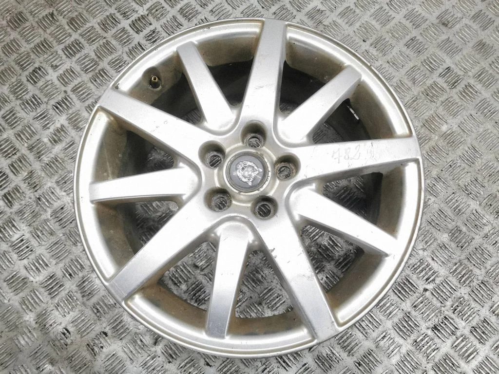 R17 alloy rim XR831007CA