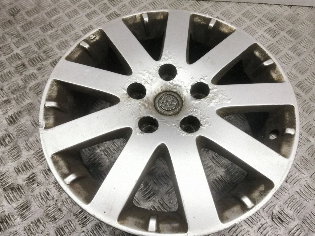 R17 vieglmetāla disks (-i)