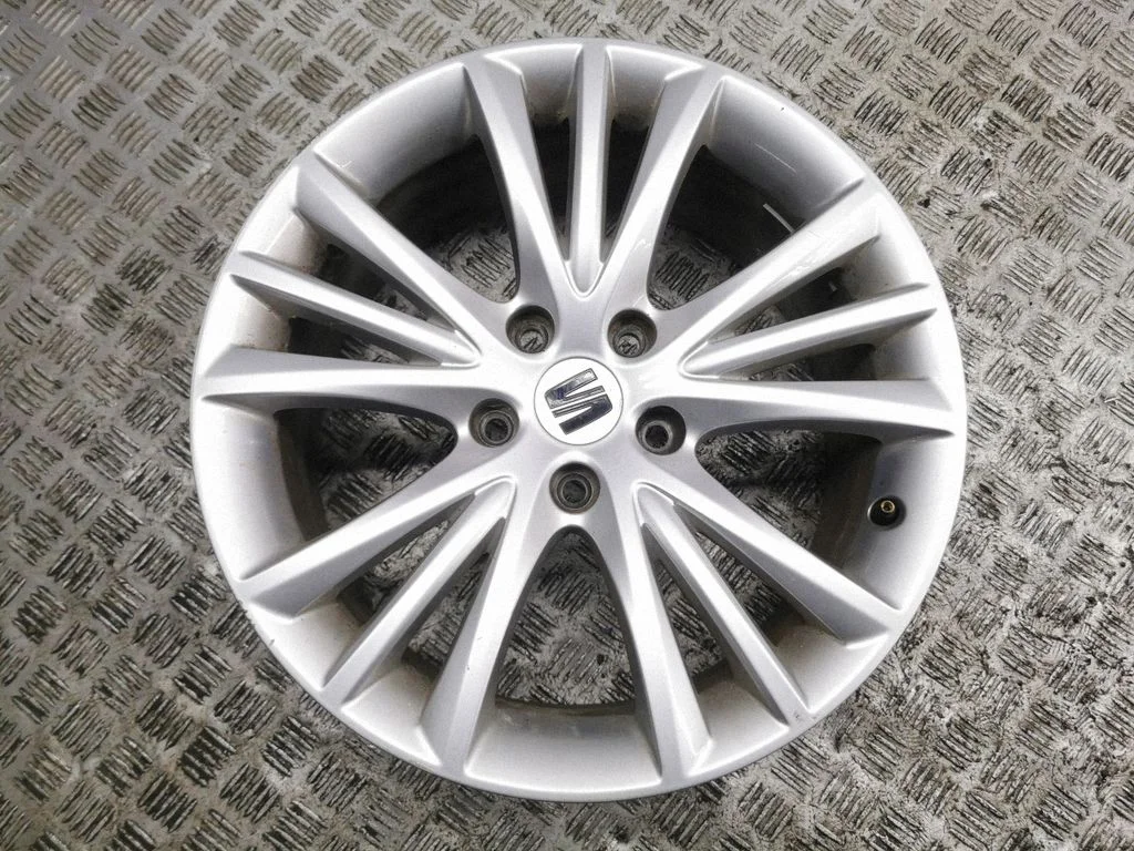 R17 alloy rim 5FA601025A