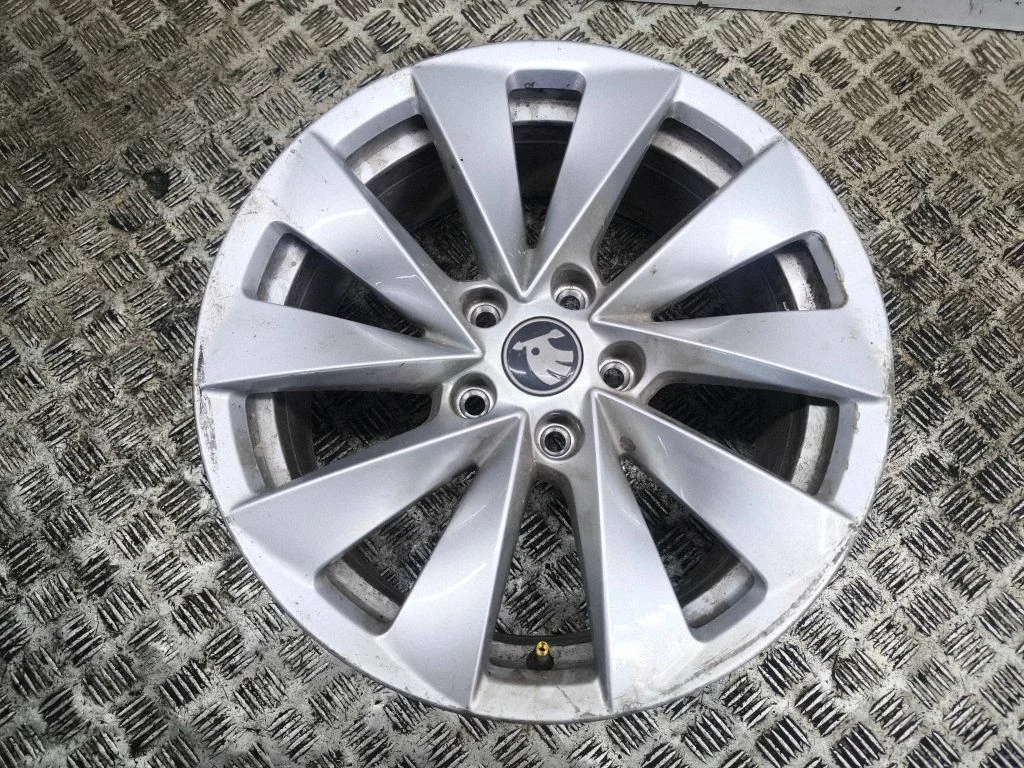 R17 alloy rim 3P0601025B
