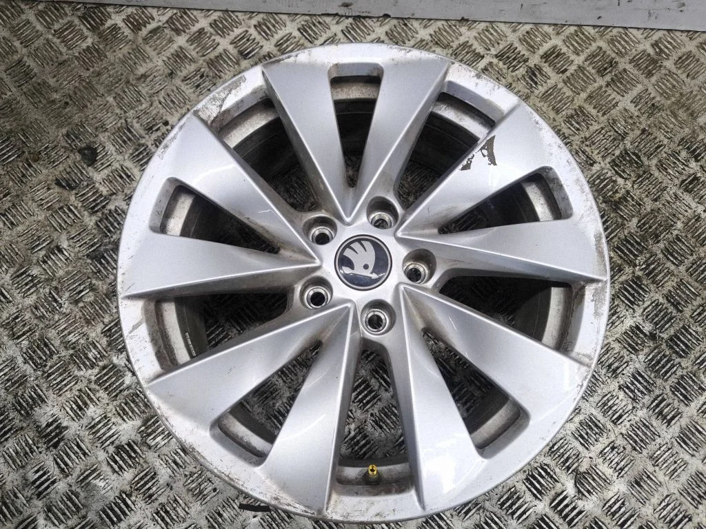 R17 alloy rim 3P0601025B