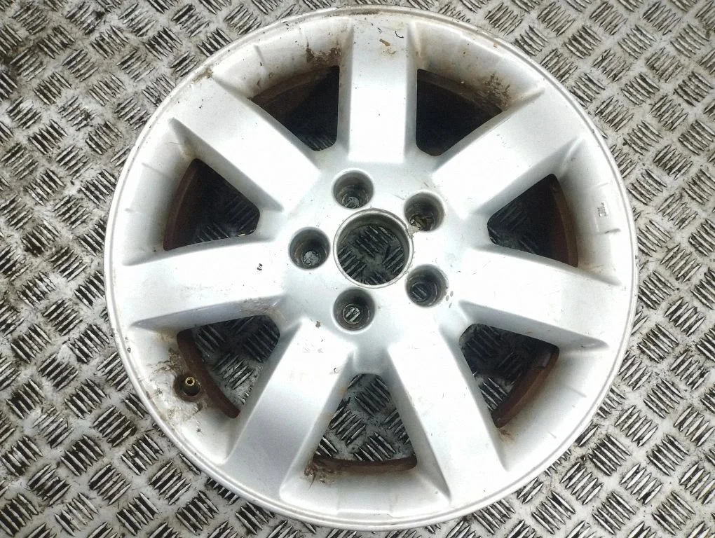R17 vieglmetāla disks (-i) SWA765A