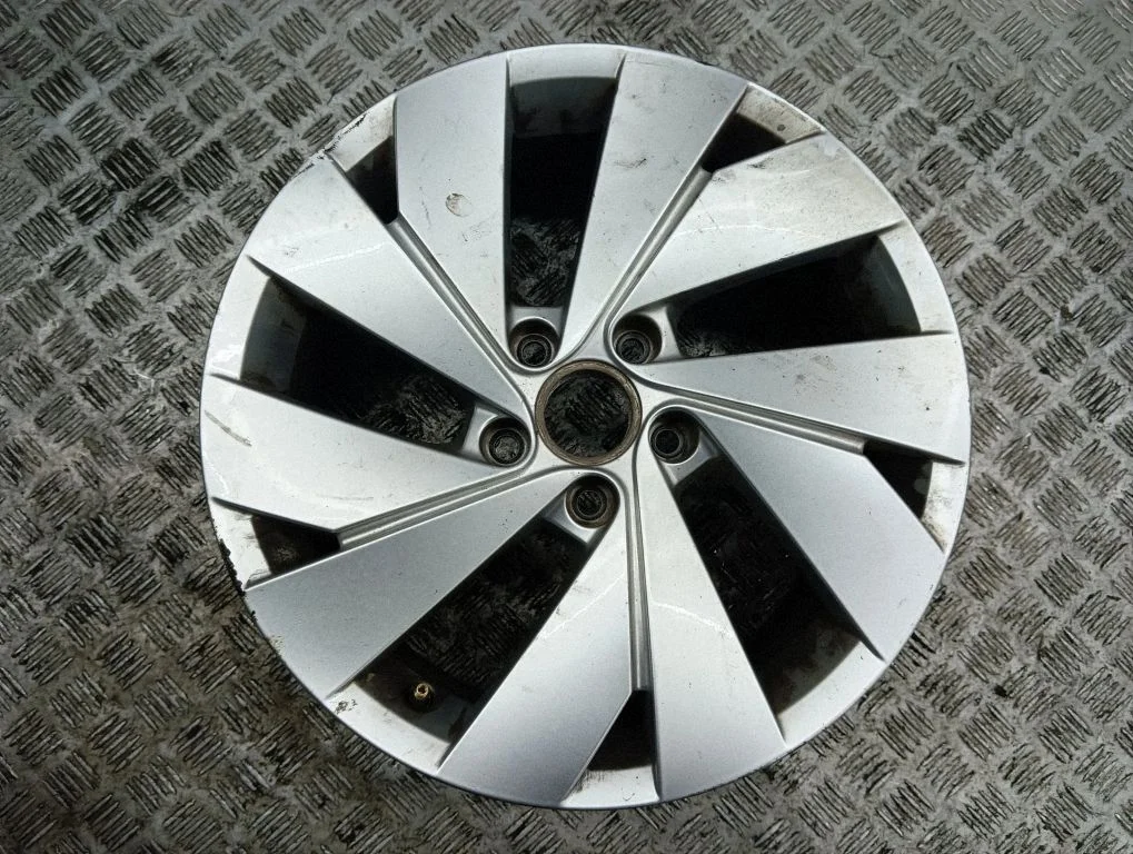 R17 alloy rim 5H0601025C