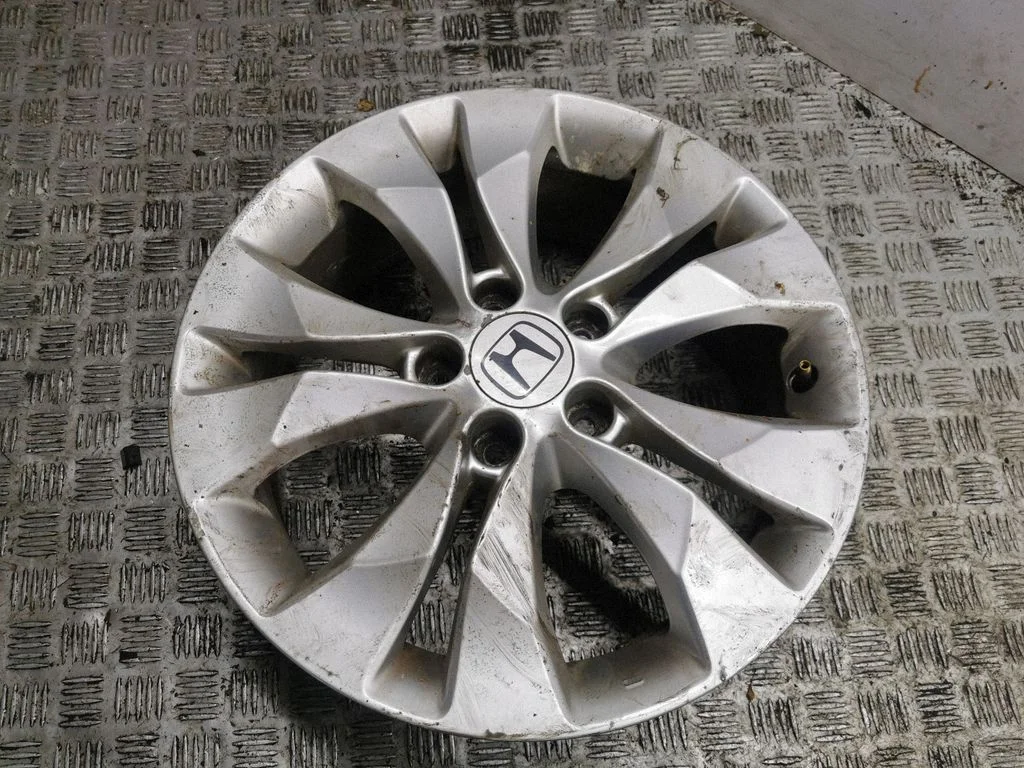 R17 alloy rim – Honda CR-V (2013-2016)