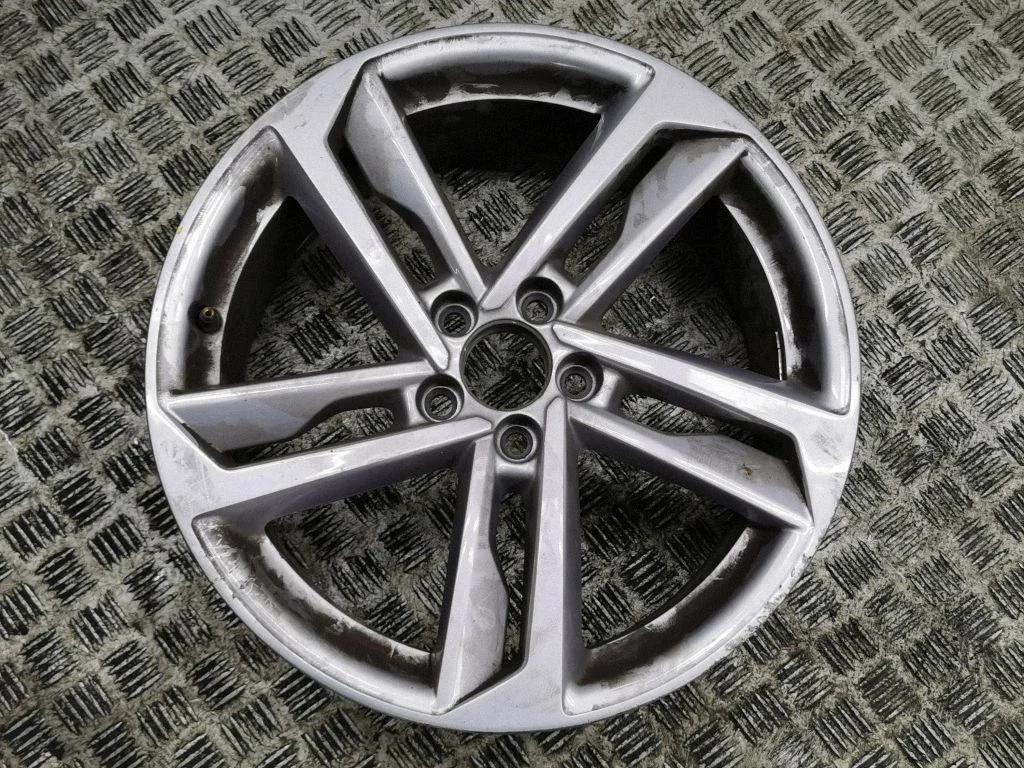 R17 vieglmetāla disks (-i) 82A601025K