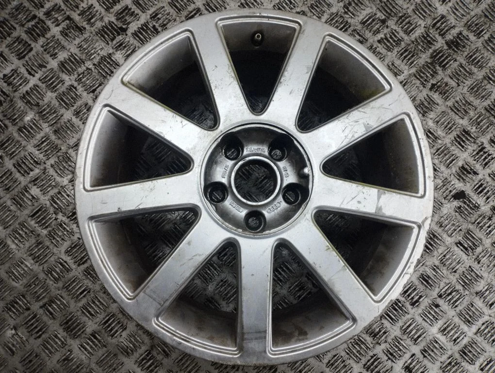 R17 alloy rim 8E0601