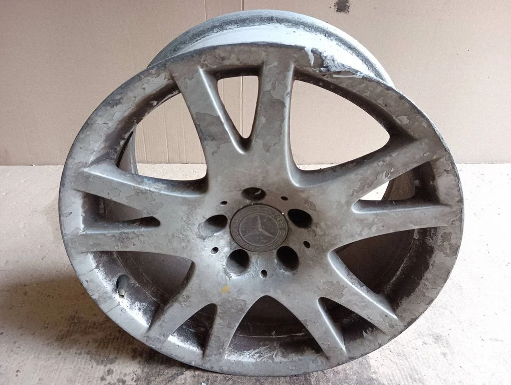 R17 vieglmetāla disks (-i) A2194010002