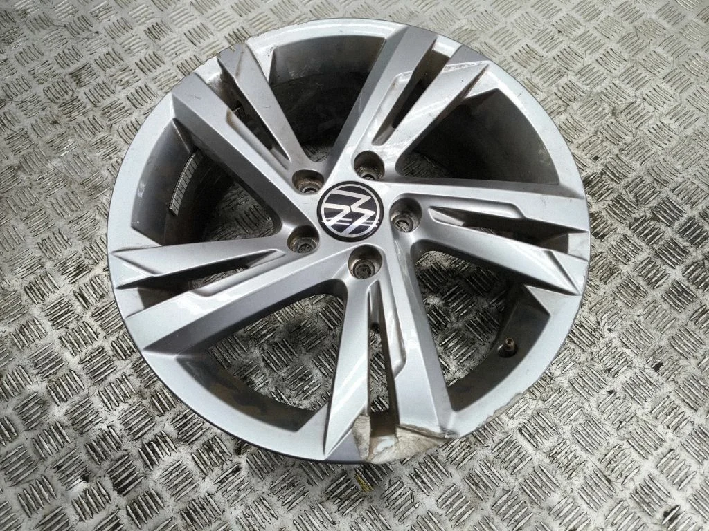 R17 alloy rim 5H0601025AF