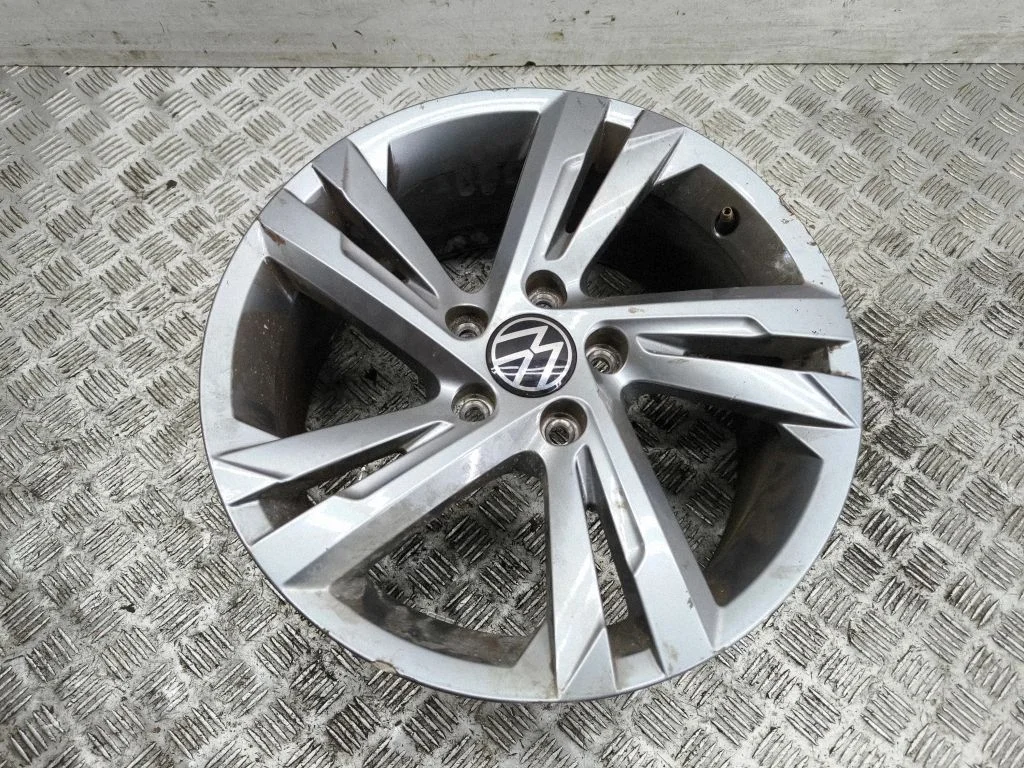 R17 alloy rim 5H0601025AF