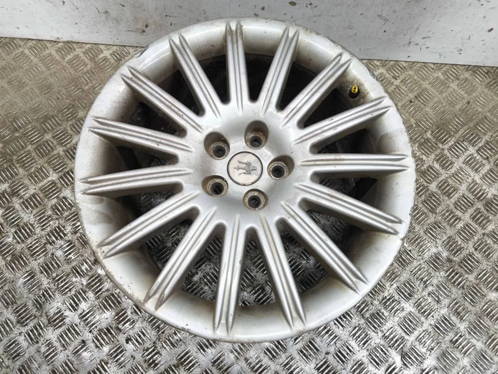R18 alloy rim