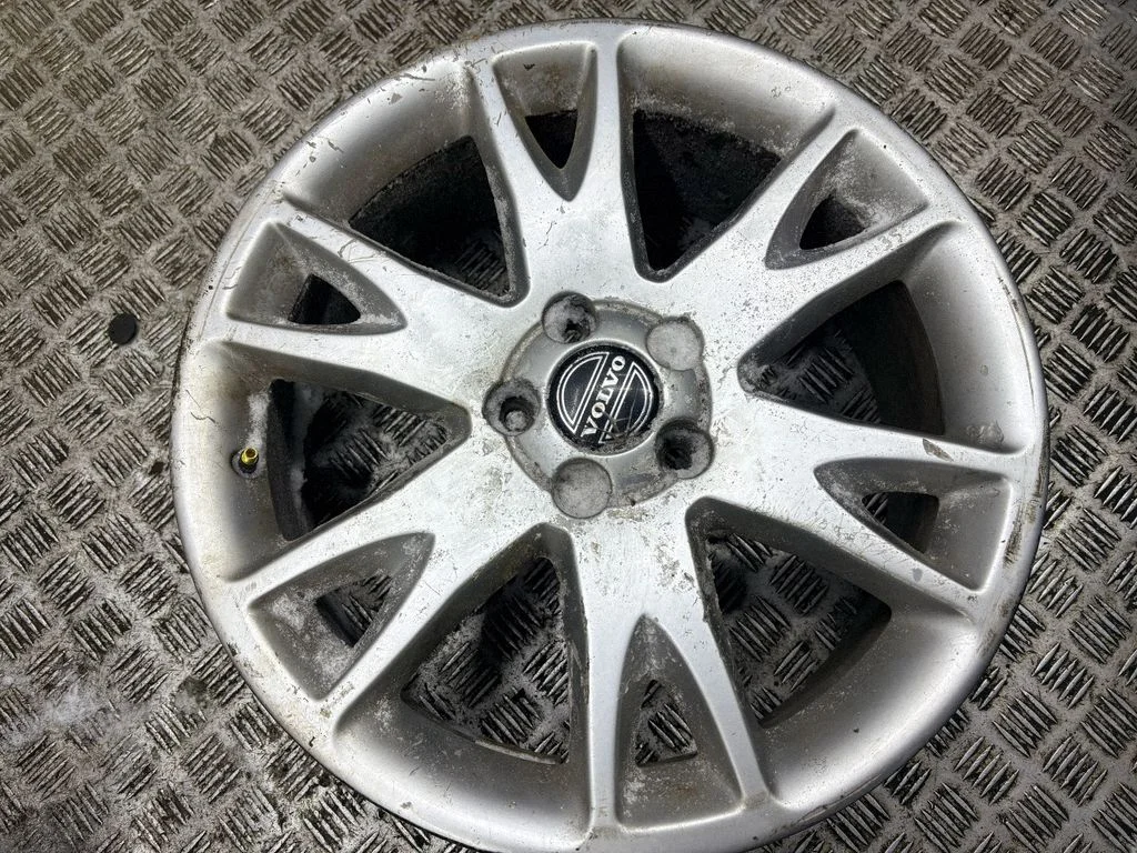 R18 alloy rim