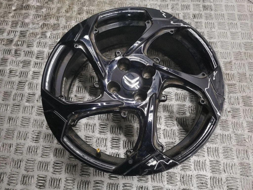 R18 alloy rim