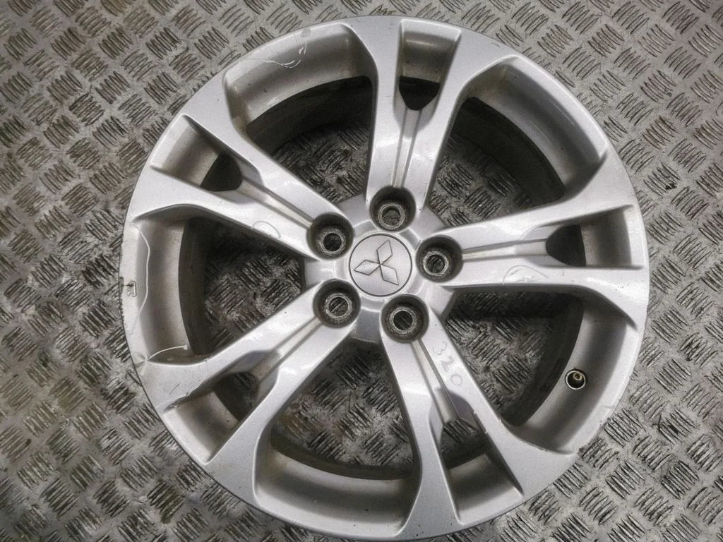 R18 alloy rim 4250C201