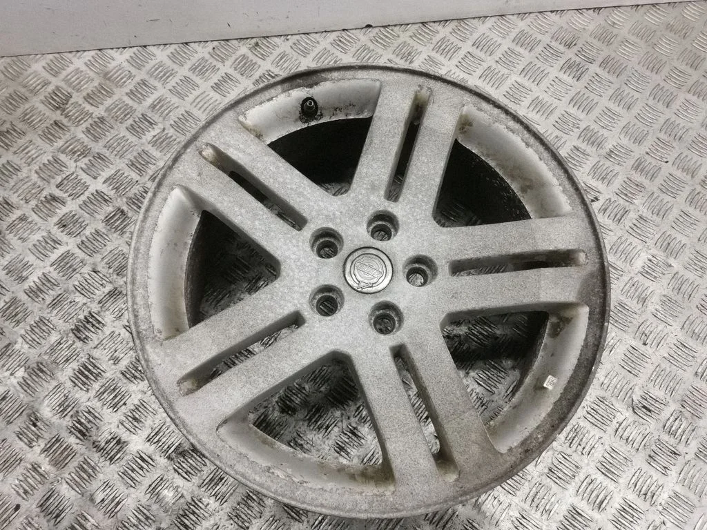 R18 alloy rim