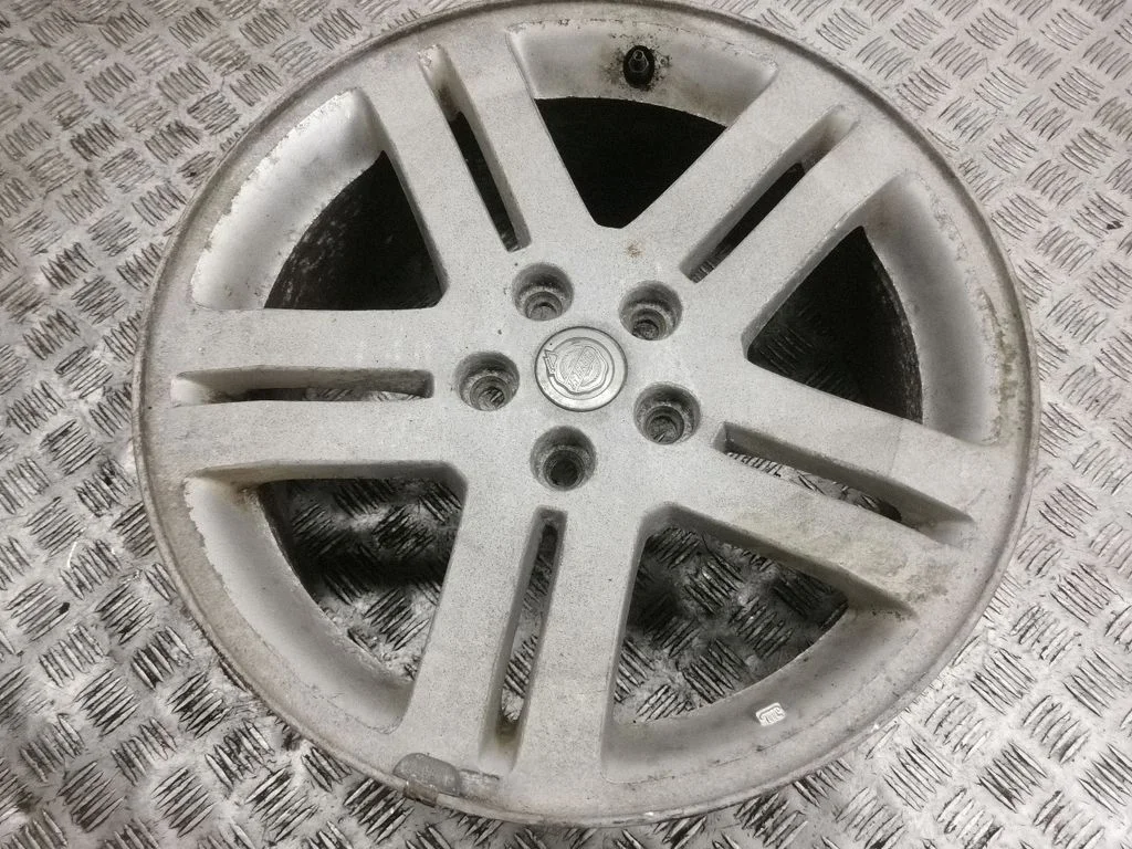 R18 alloy rim