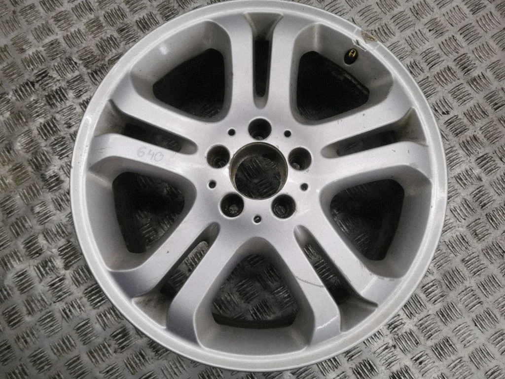 R18 vieglmetāla disks (-i) A1644011302
