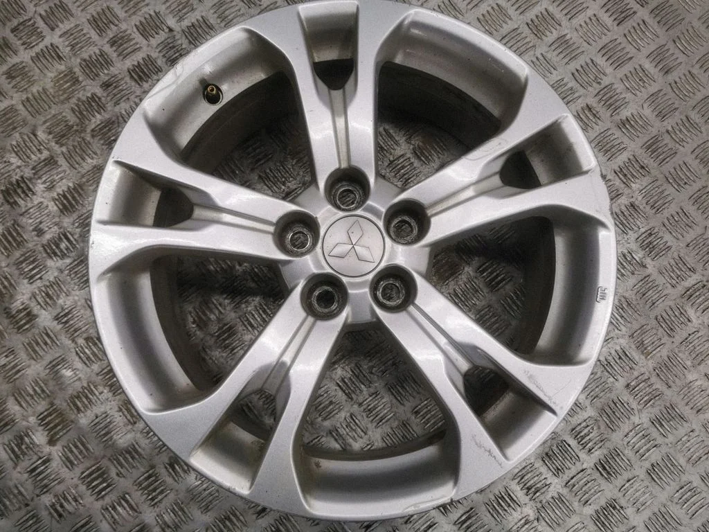 R18 alloy rim 4250C201