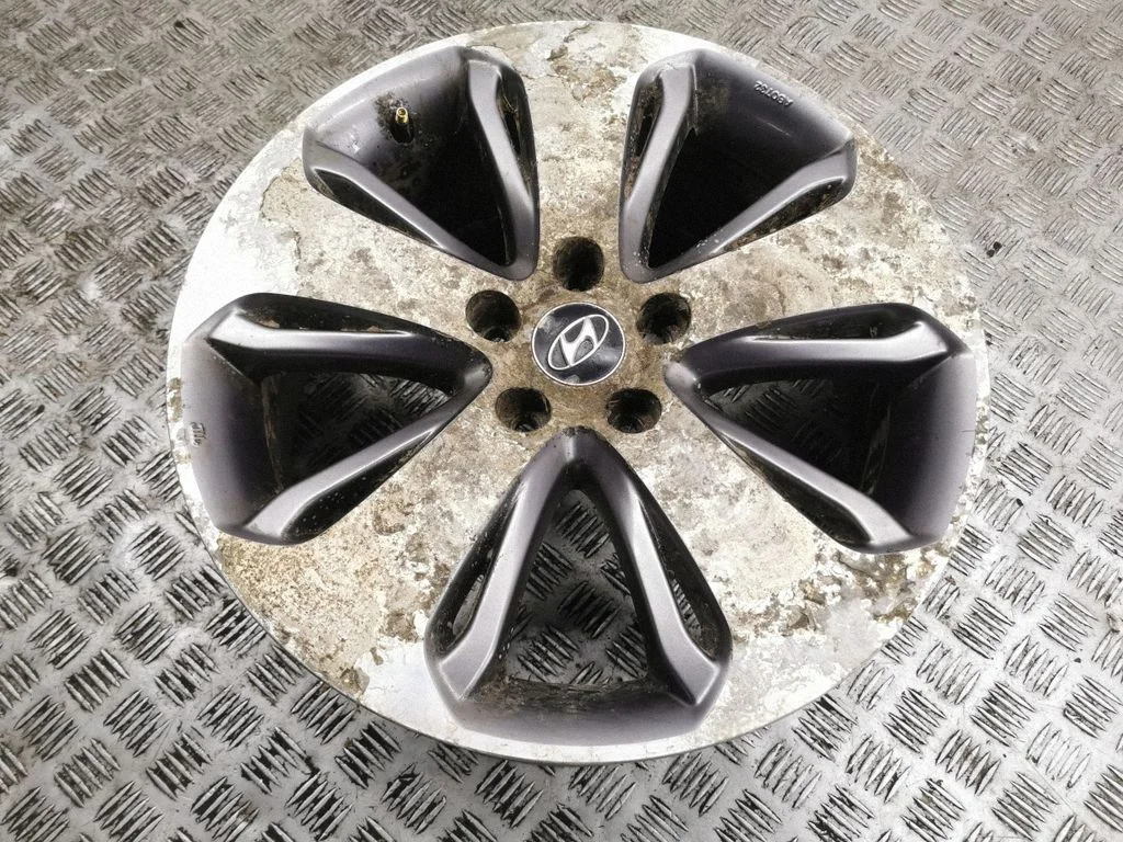 R18 alloy rim