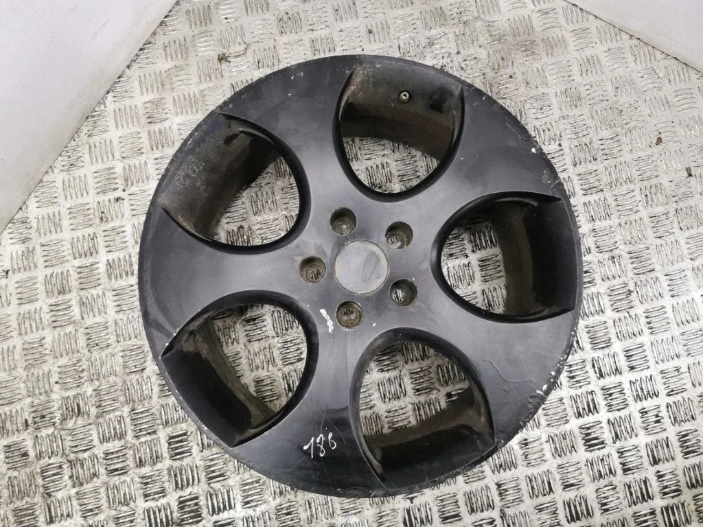 R18 alloy rim