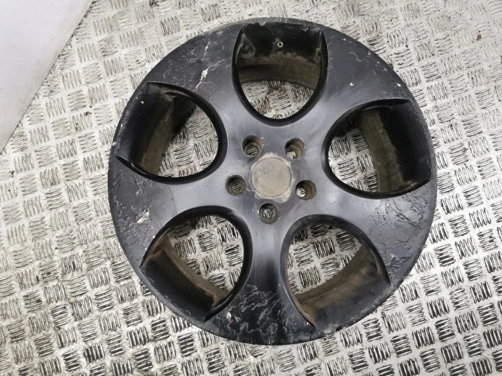 R18 alloy rim