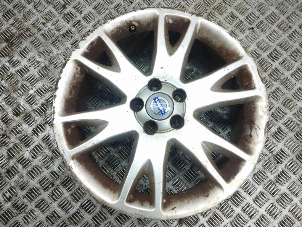 R18 valuvelg (-veljed) – Volvo XC90 (2003-2006)