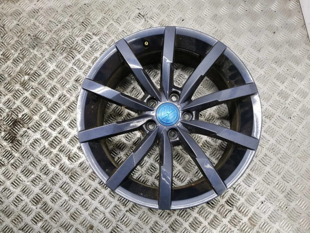 R18 alloy rim – Volkswagen Passat CC (2008-2016)
