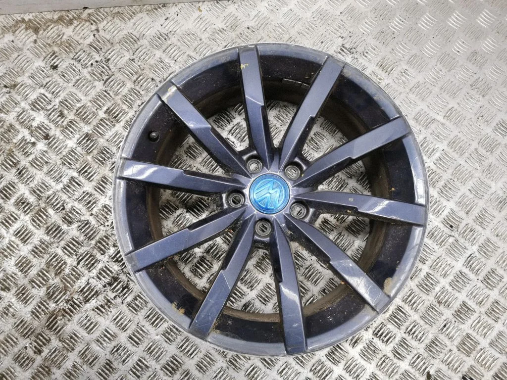 R18 alloy rim – Volkswagen Passat CC (2008-2016)