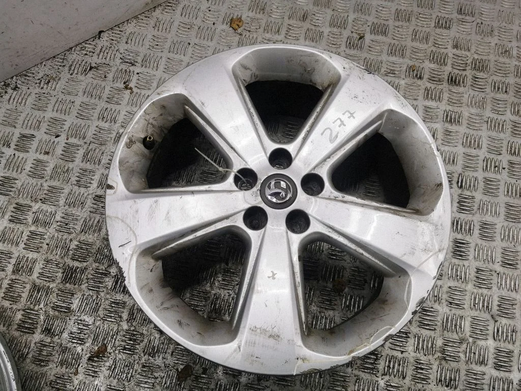 R18 valuvelg (-veljed) 95181597
