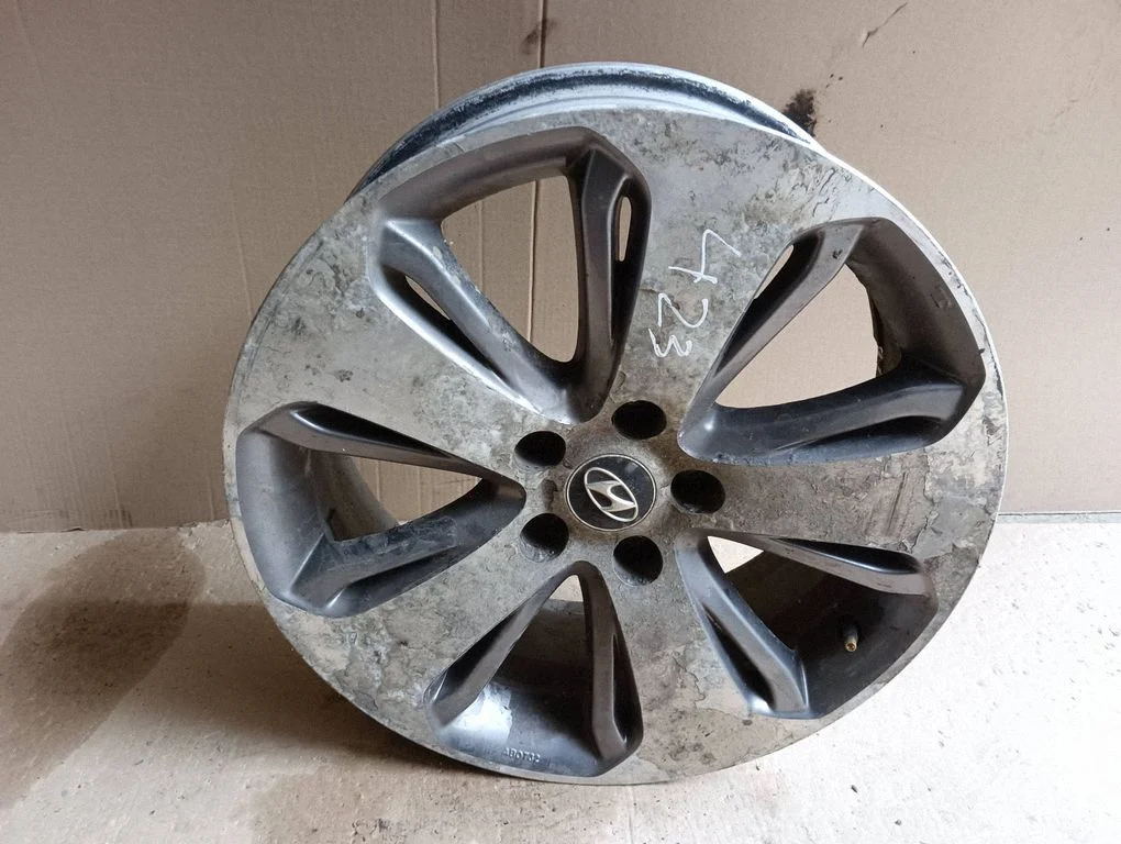 R18 alloy rim
