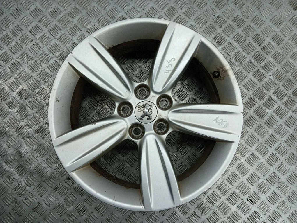 R18 alloy rim