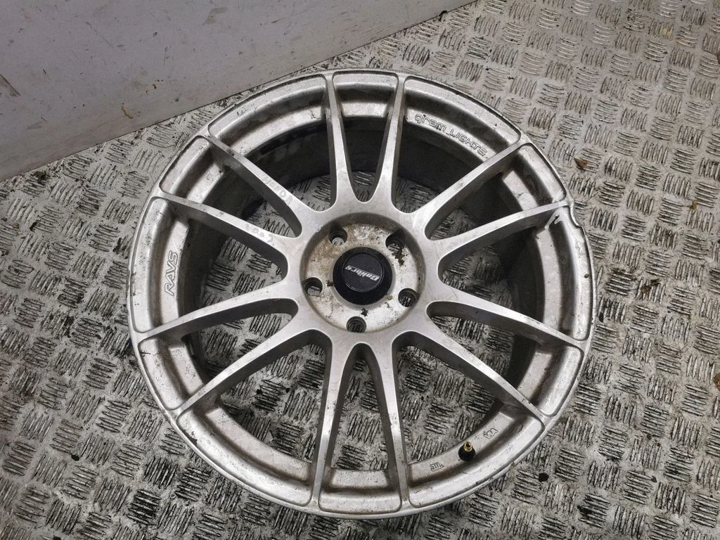 R18 alloy rim