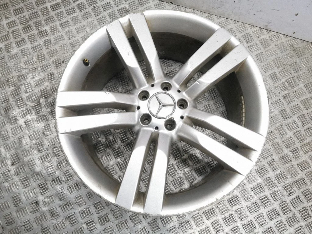 R20 vieglmetāla disks (-i) A2044012502
