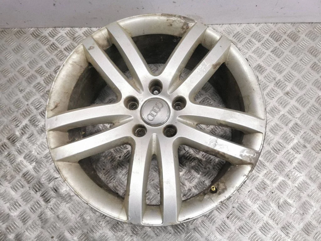 R20 alloy rim 4L0801025