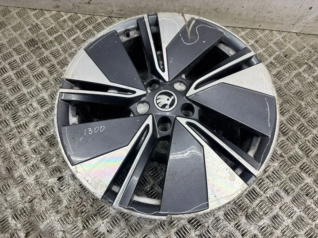 R19 alloy rim 5LA601025