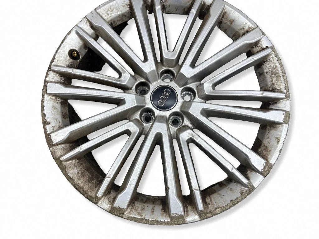 R19 alloy rim 8W0601025BE